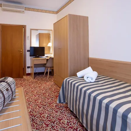 Hotel Giardinetto Desenzano del Garda Exterior photo