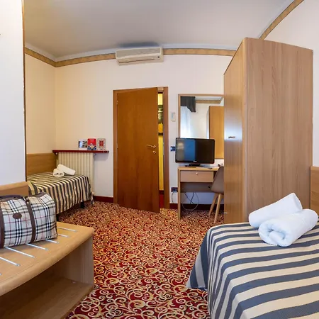 Hotel Giardinetto Desenzano del Garda Exterior photo