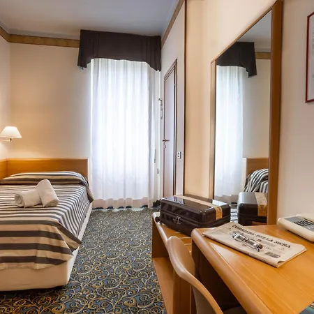 Hotel Giardinetto Desenzano del Garda Exterior photo