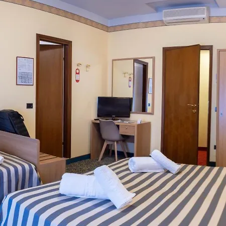Hotel Giardinetto Desenzano del Garda Exterior photo
