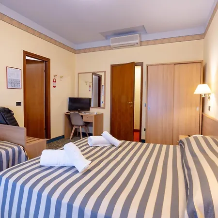 Hotel Giardinetto Desenzano del Garda Exterior photo